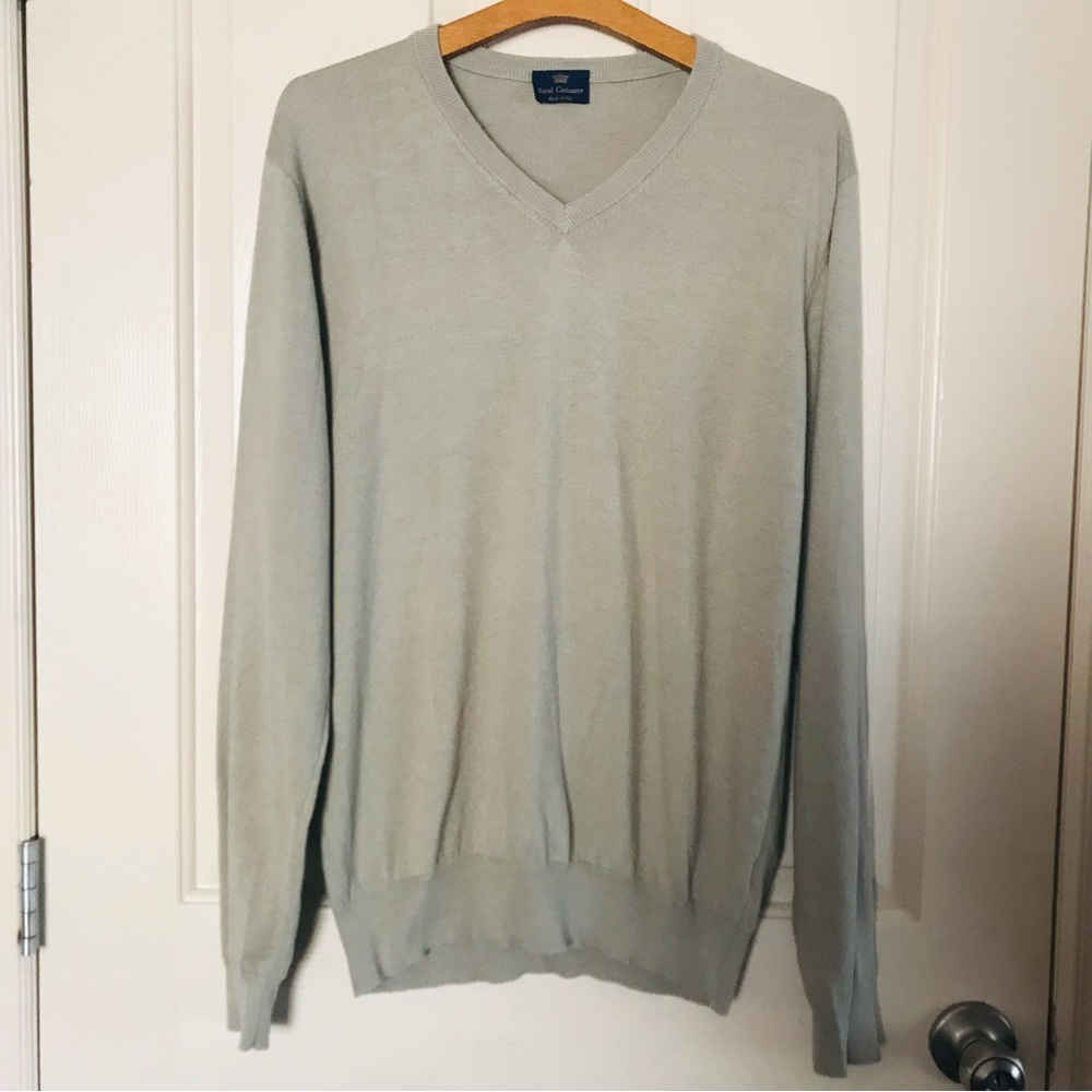 Royal Cashmere Men’s Sweater V-neck Sage Green Size Medium Made in Italy